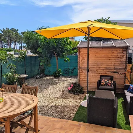 Maison Pour 4 Personnes En Bord De *