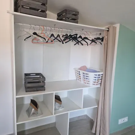 Maison Pour 4 Personnes En Bord De *