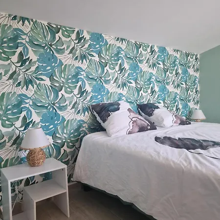 Maison Pour 4 Personnes En Bord De *