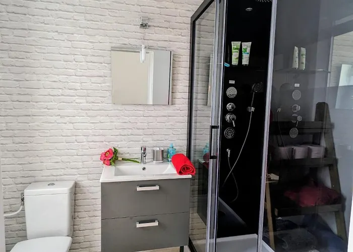 Maison Pour 4 Personnes En Bord De Nyaraló